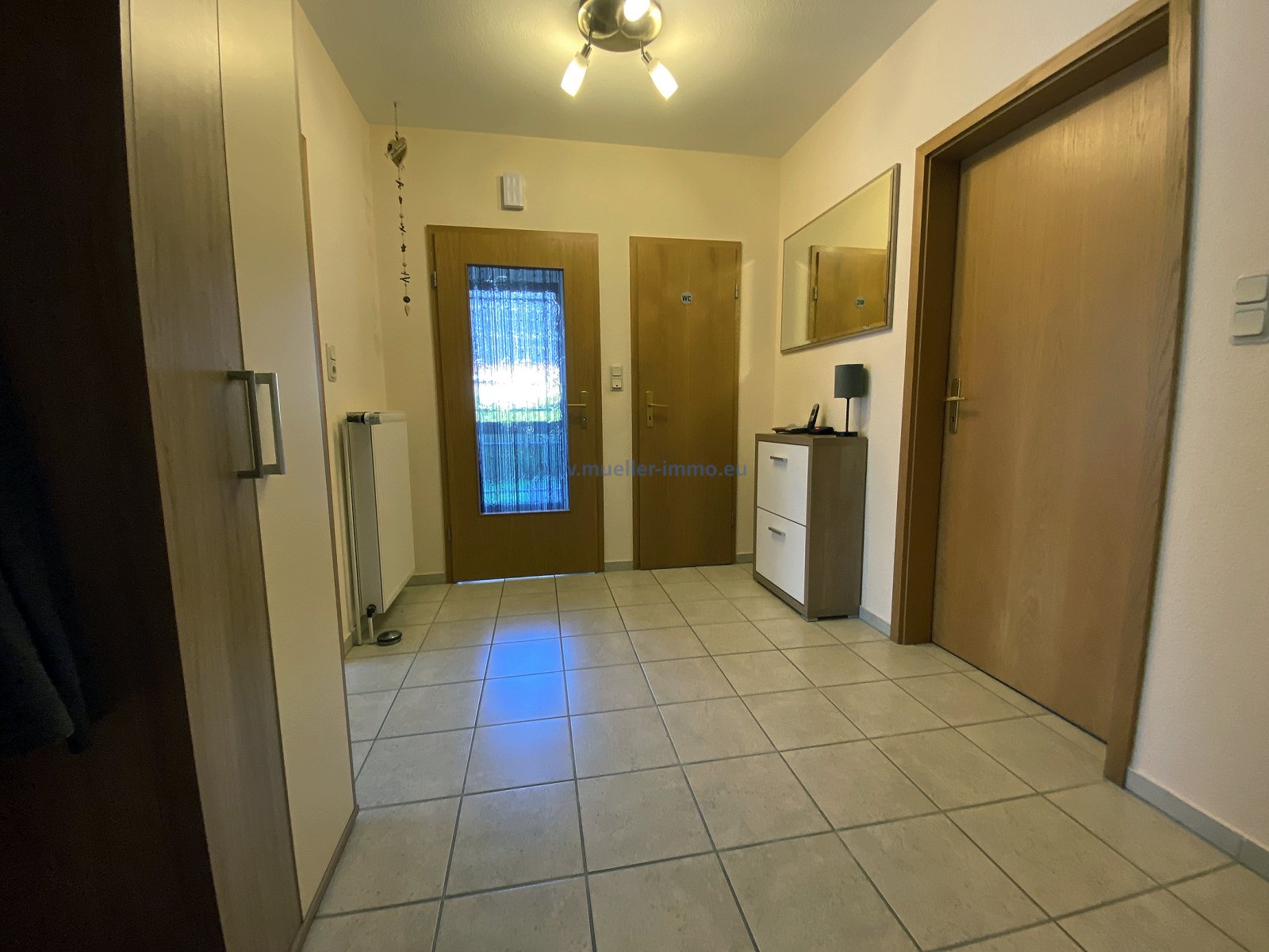 Sehr ruhige Lage, gepflegte Doppelhaushälfte mit Garage in Leer