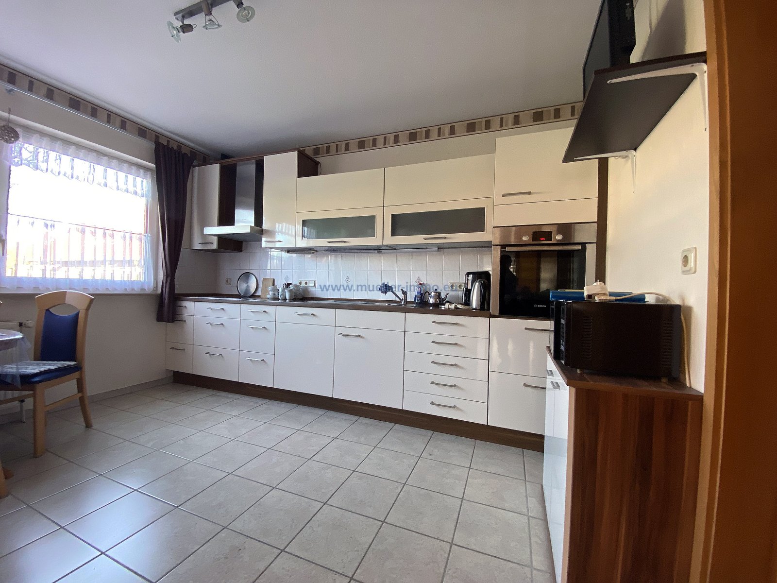 Sehr ruhige Lage, gepflegte Doppelhaushälfte mit Garage in Leer