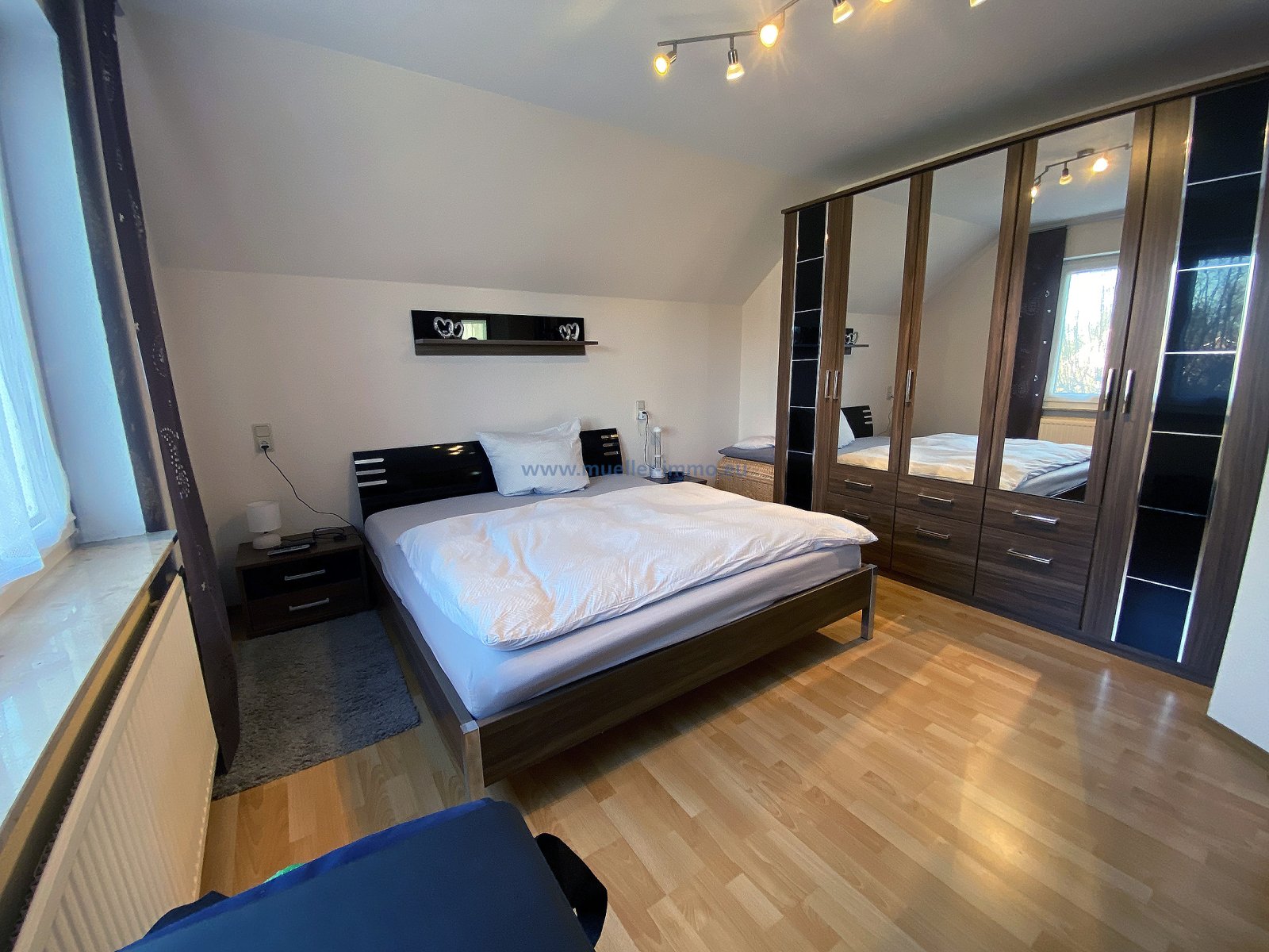 Sehr ruhige Lage, gepflegte Doppelhaushälfte mit Garage in Leer