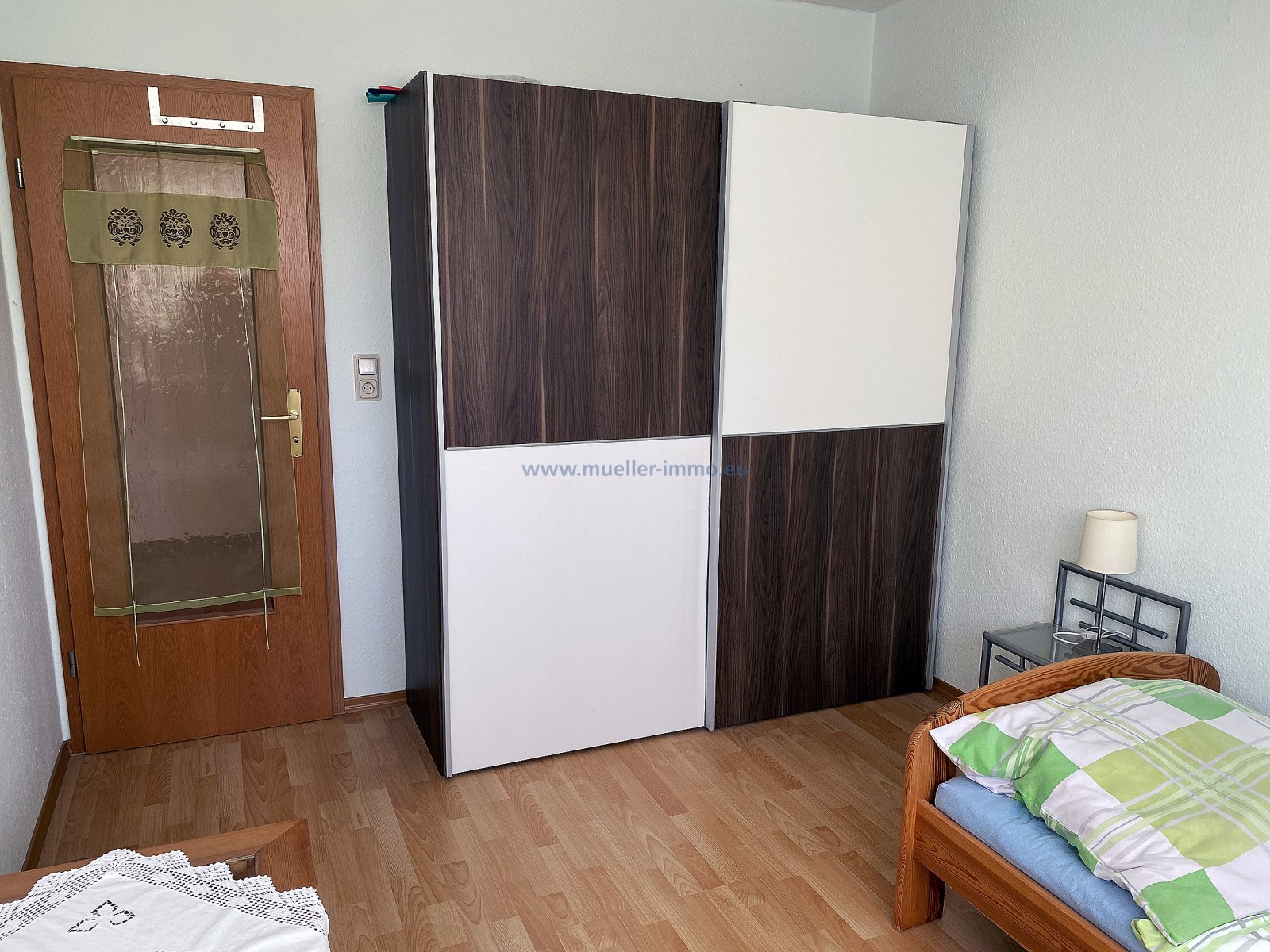 Sehr ruhige Lage, gepflegte Doppelhaushälfte mit Garage in Leer