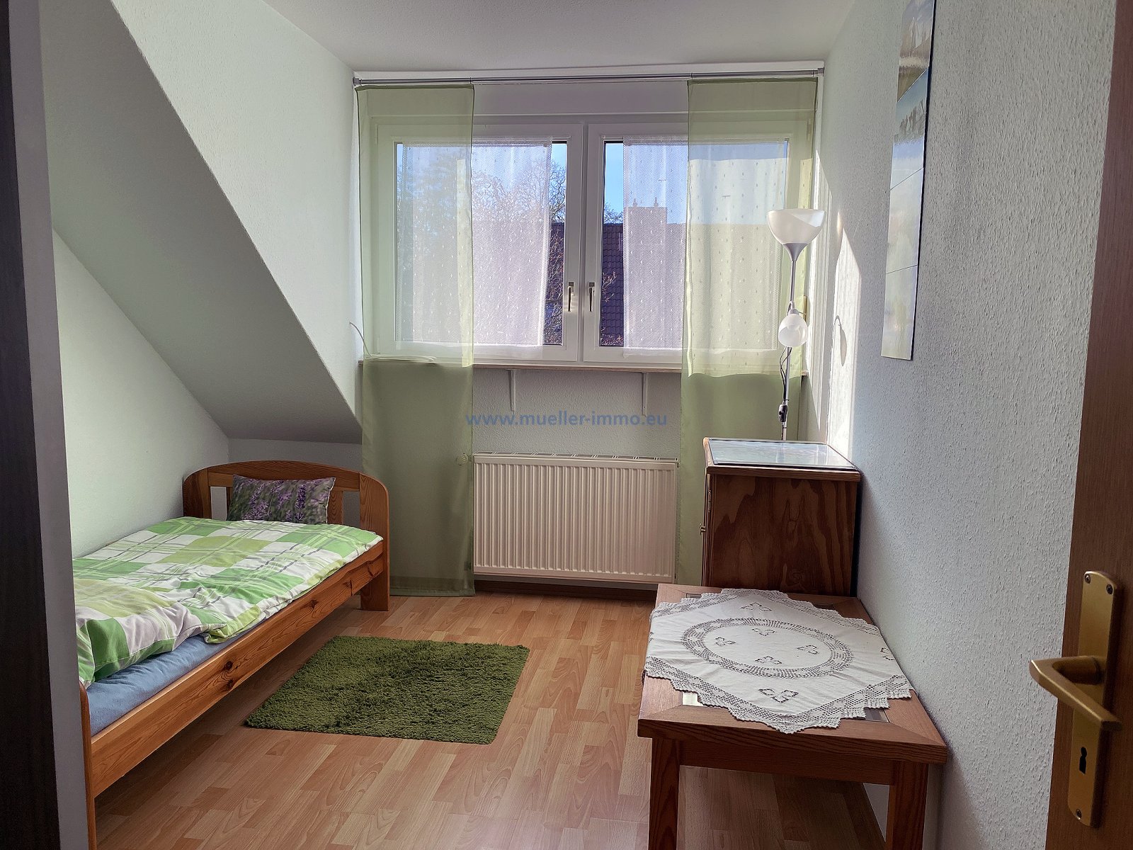 Sehr ruhige Lage, gepflegte Doppelhaushälfte mit Garage in Leer