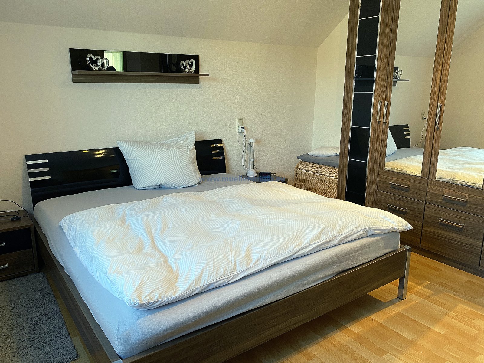 Sehr ruhige Lage, gepflegte Doppelhaushälfte mit Garage in Leer